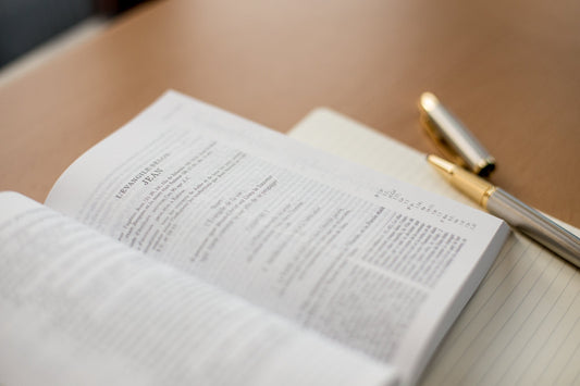 Explorer l’Apocalypse dans la Bible grâce à la Version Recouvrement